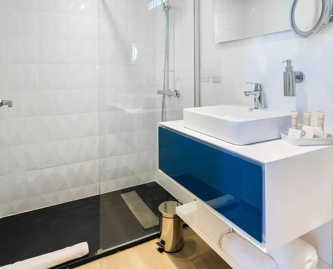 Hotel Le Rive Droite & Spa Lourdes 4*,  France